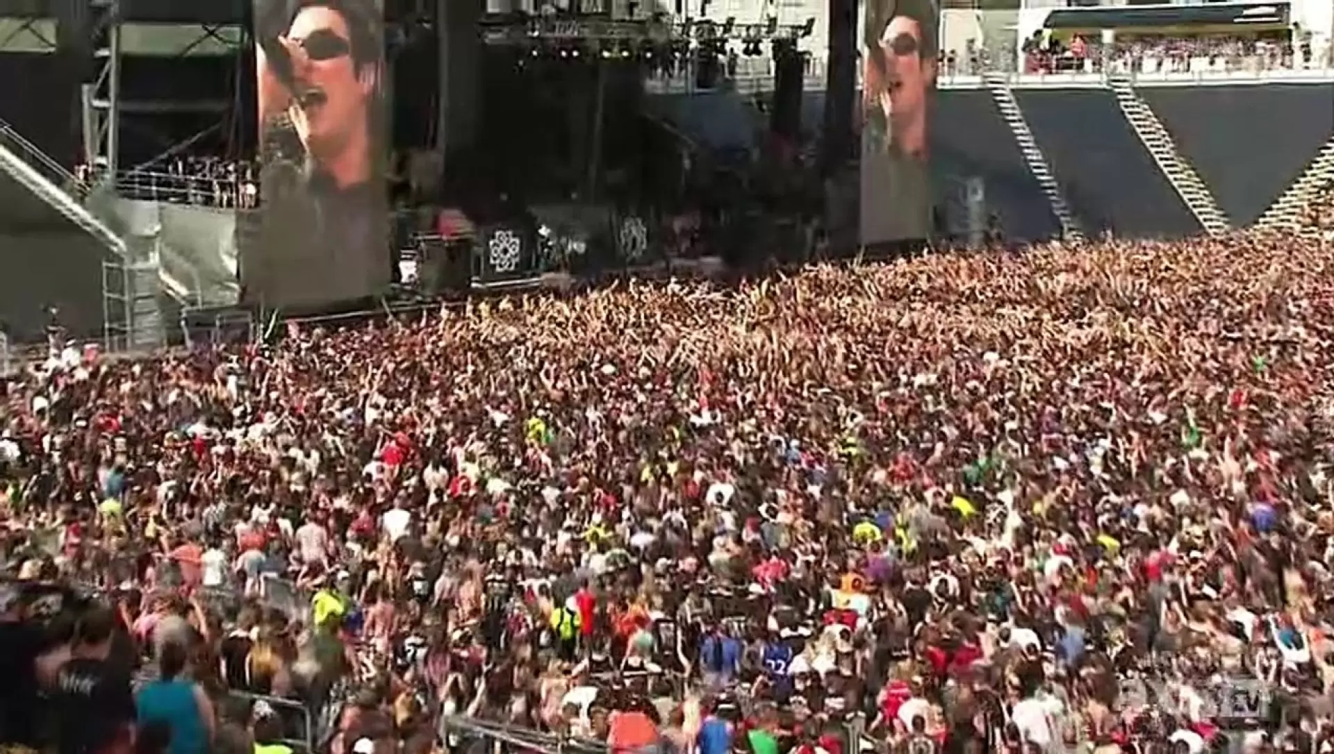 دانلود کنسرت Breaking Benjamin – Rock On The Range Festival 2015