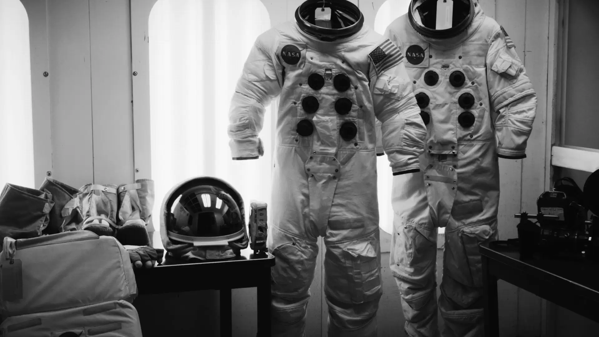 دانلود فیلم Operation Avalanche 2016 (عملیات بهمن) با زیرنویس فارسی