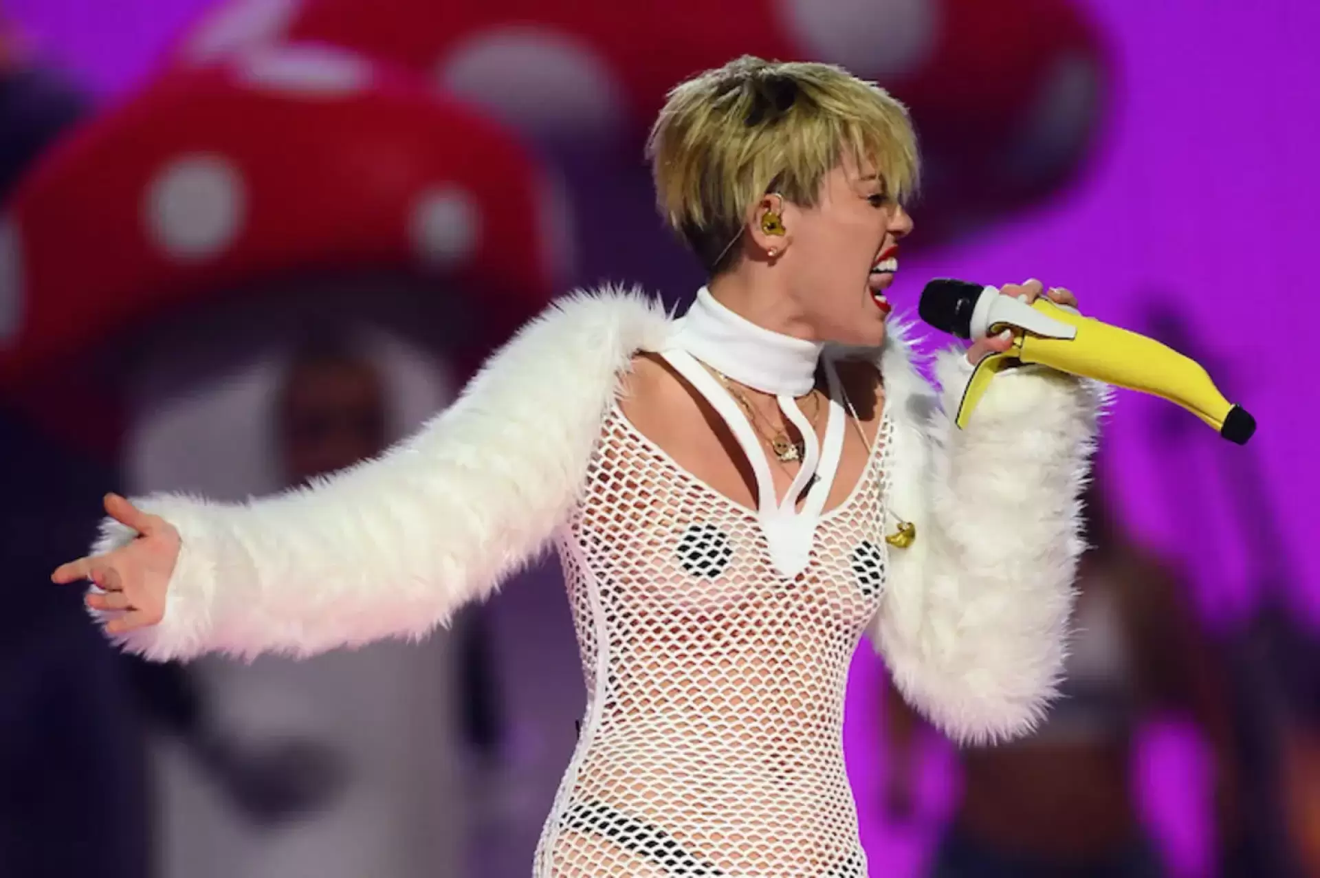 دانلود کنسرت Miley Cyrus – iHeartRadio Music Festival 2014