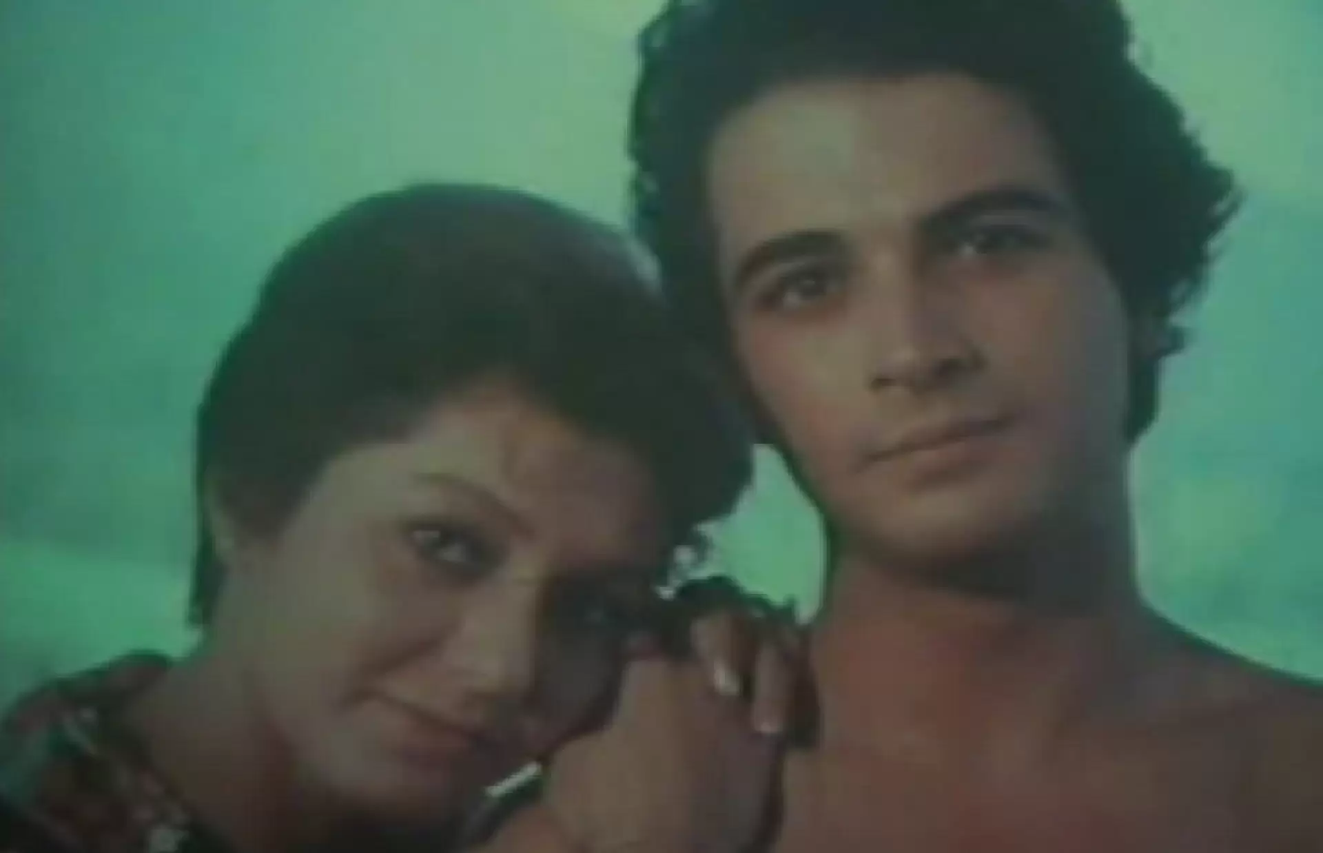 دانلود فیلم Along the Night 1977 (در امتداد شب ۱۳۵۶)