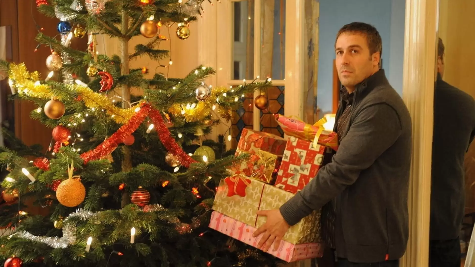 دانلود فیلم Tuesday, After Christmas 2010 (سه‌شنبه، پس از کریسمس) با زیرنویس فارسی