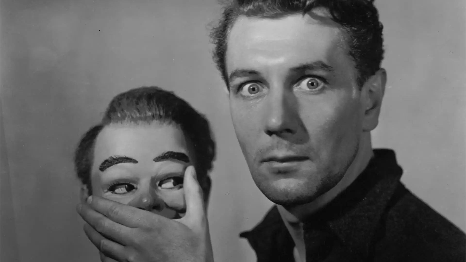 دانلود فیلم Dead of Night 1945 با زیرنویس فارسی و تماشای آنلاین