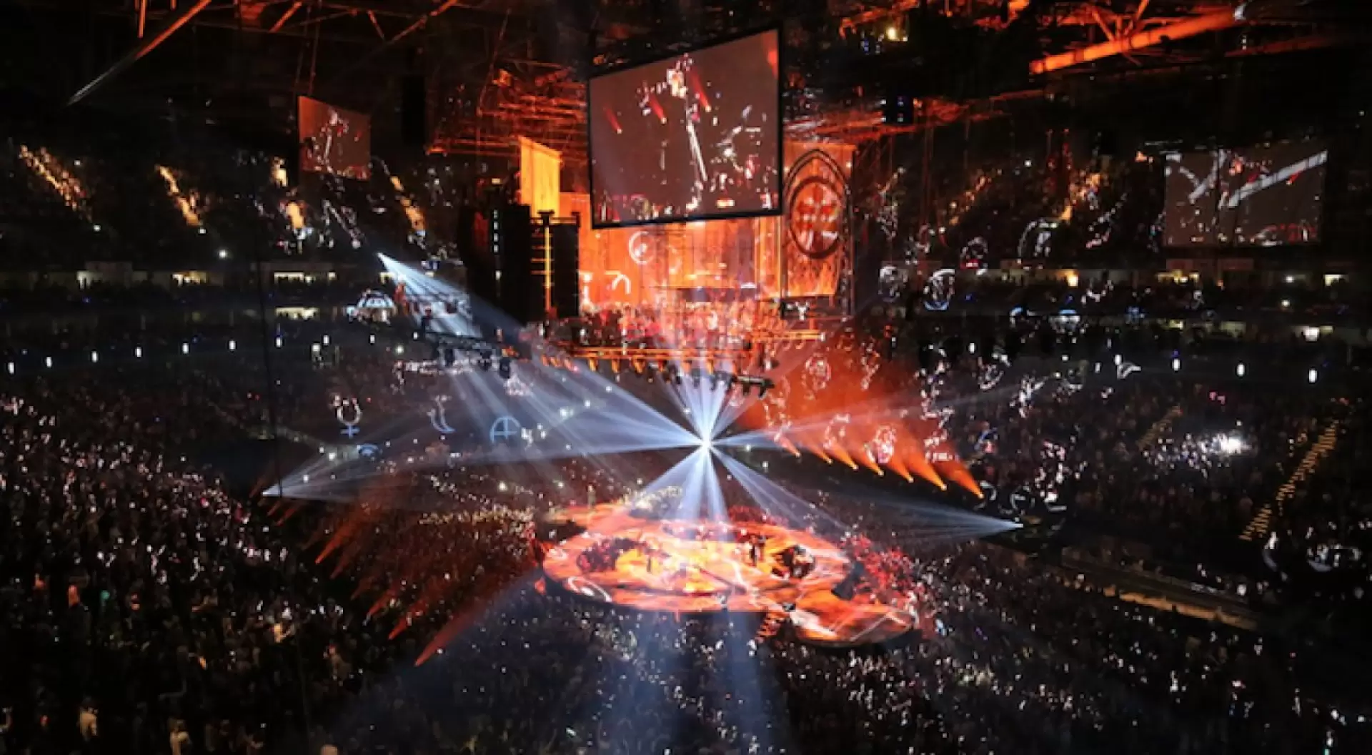 دانلود کنسرت Robbie Williams: Take the Crown Live 2012