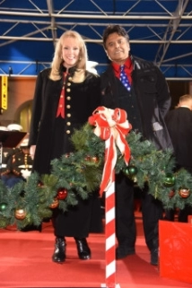 دانلود فیلم The Hollywood Christmas Parade Greatest Moments 2020